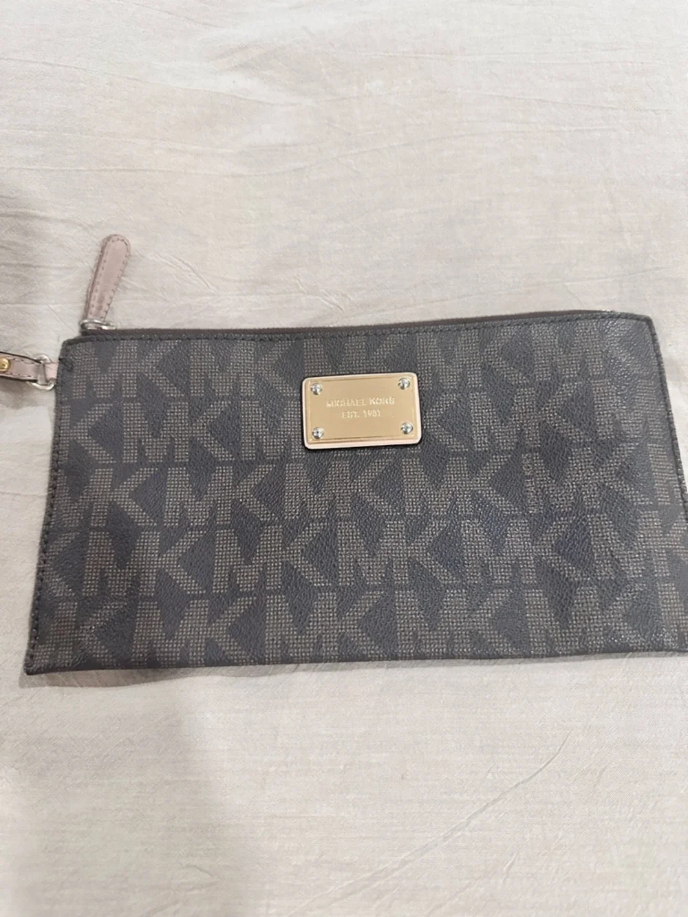 Michael Kors Brown MK Logo Zip Wristlet with Gold Plate - Picture 1 of 5